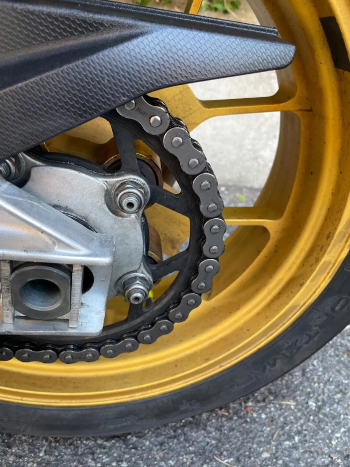 Aprilia RSV 1000 R Factory (2006 - 09) (5)