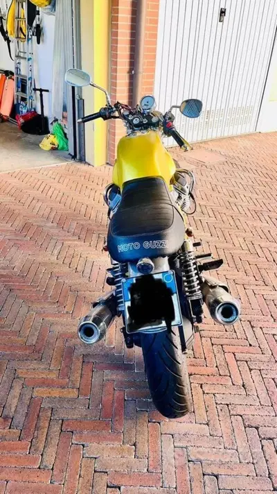 Moto Guzzi V7 Caf&egrave; Classic (2009 - 12) usata