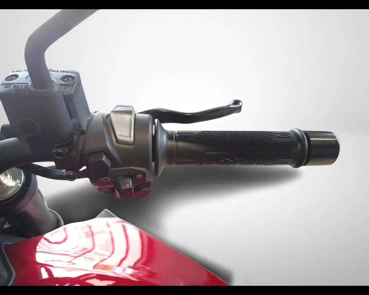 Moto Morini SEIEMMEZZO STR (2022 - 26) (10)