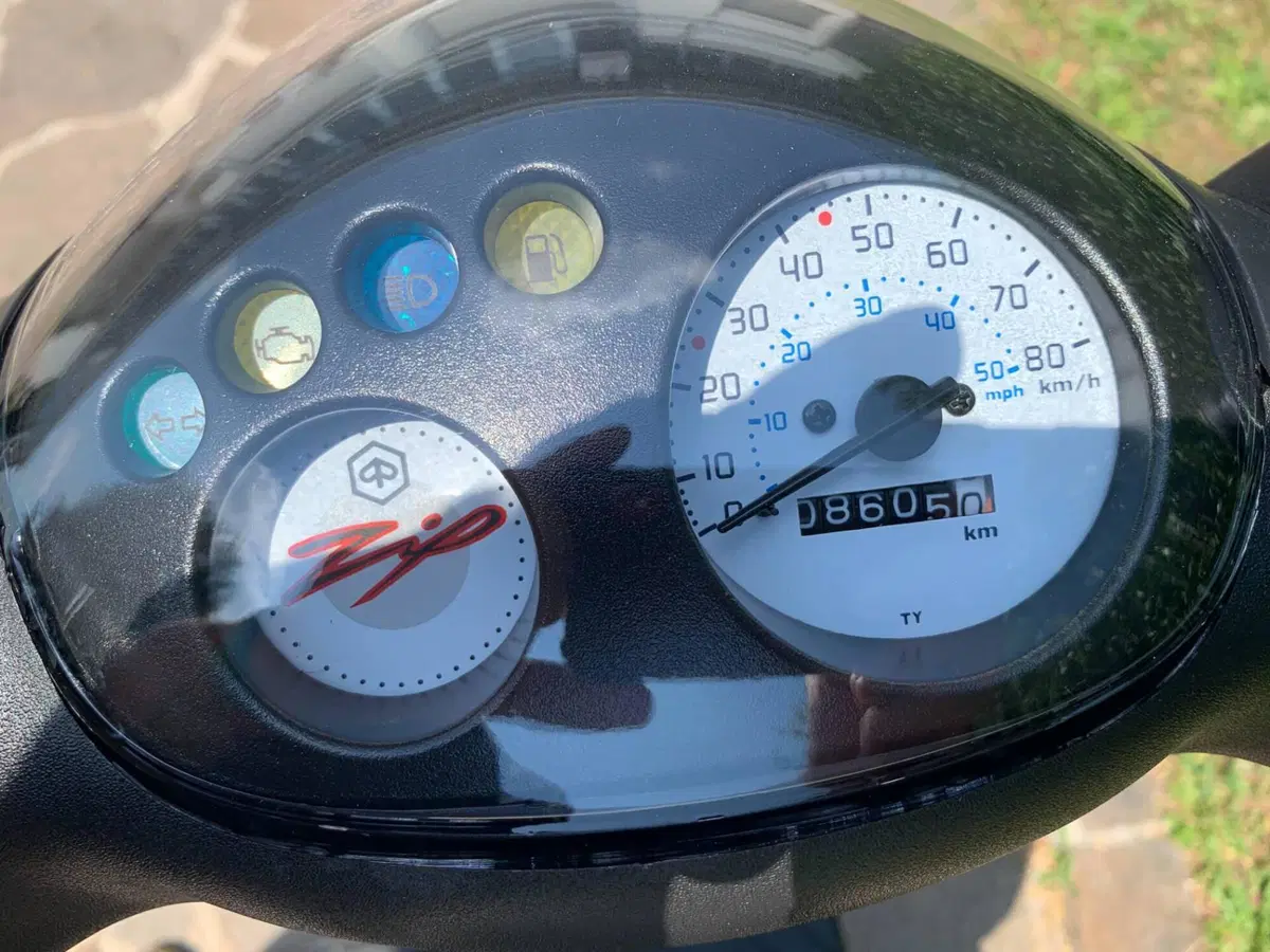 Piaggio Zip 50 4T (2021 - 25) (2)
