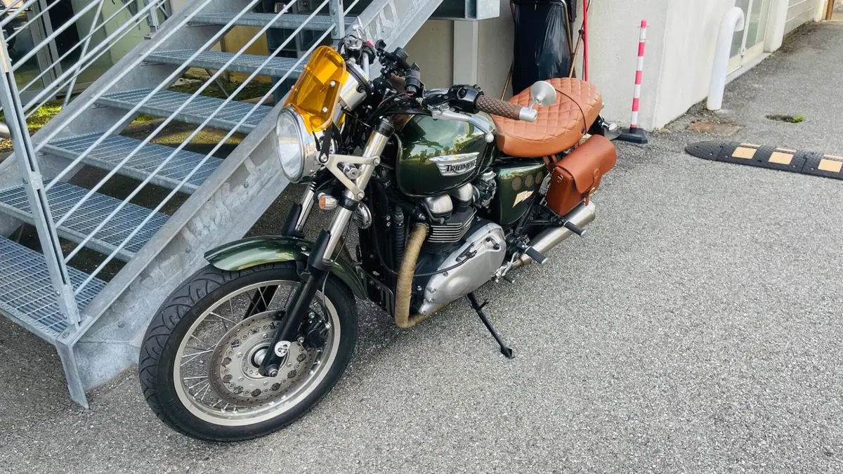 Triumph Thruxton 900 (2004 - 15)