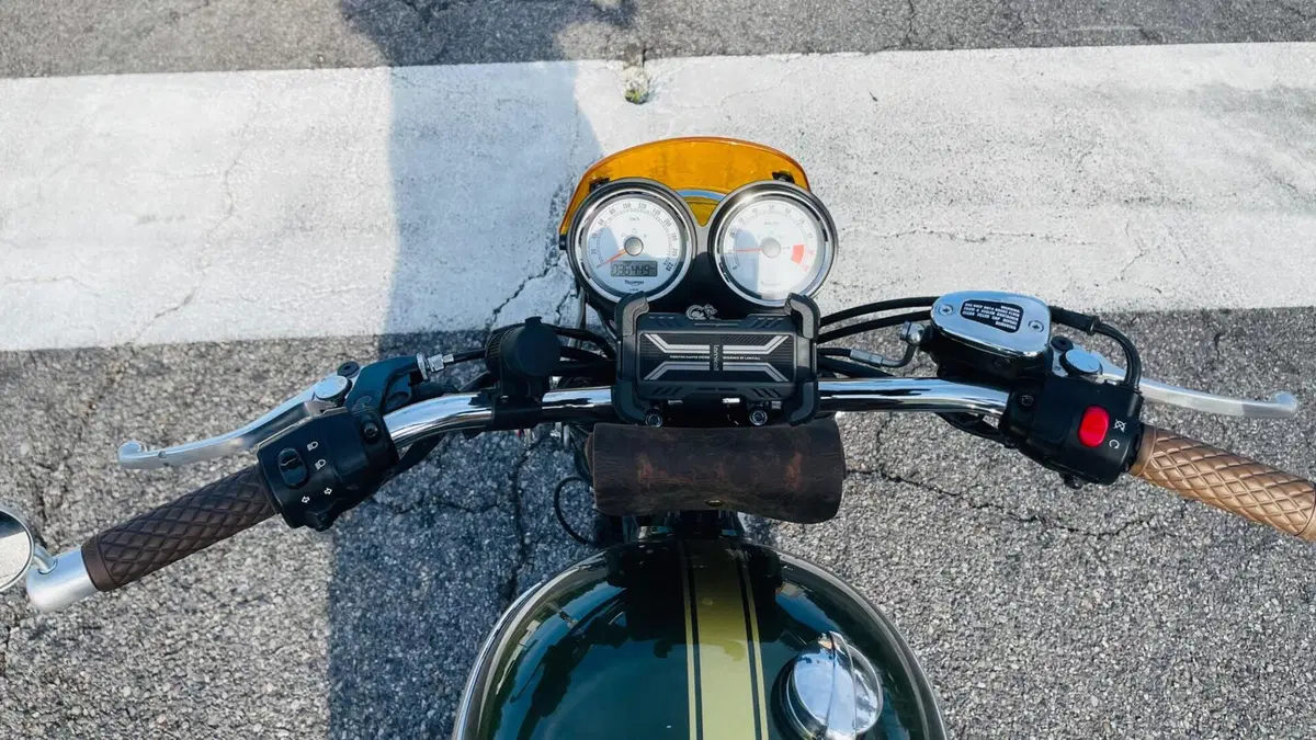 Triumph Thruxton 900 (2004 - 15) (5)