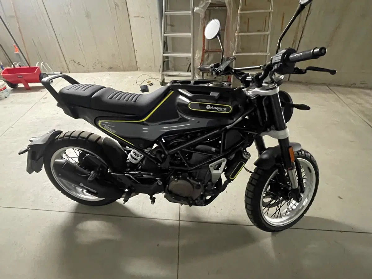 Husqvarna Svartpilen 401 (2018 - 19)