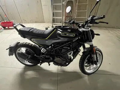 Husqvarna Svartpilen 401 (2018 - 19) usata
