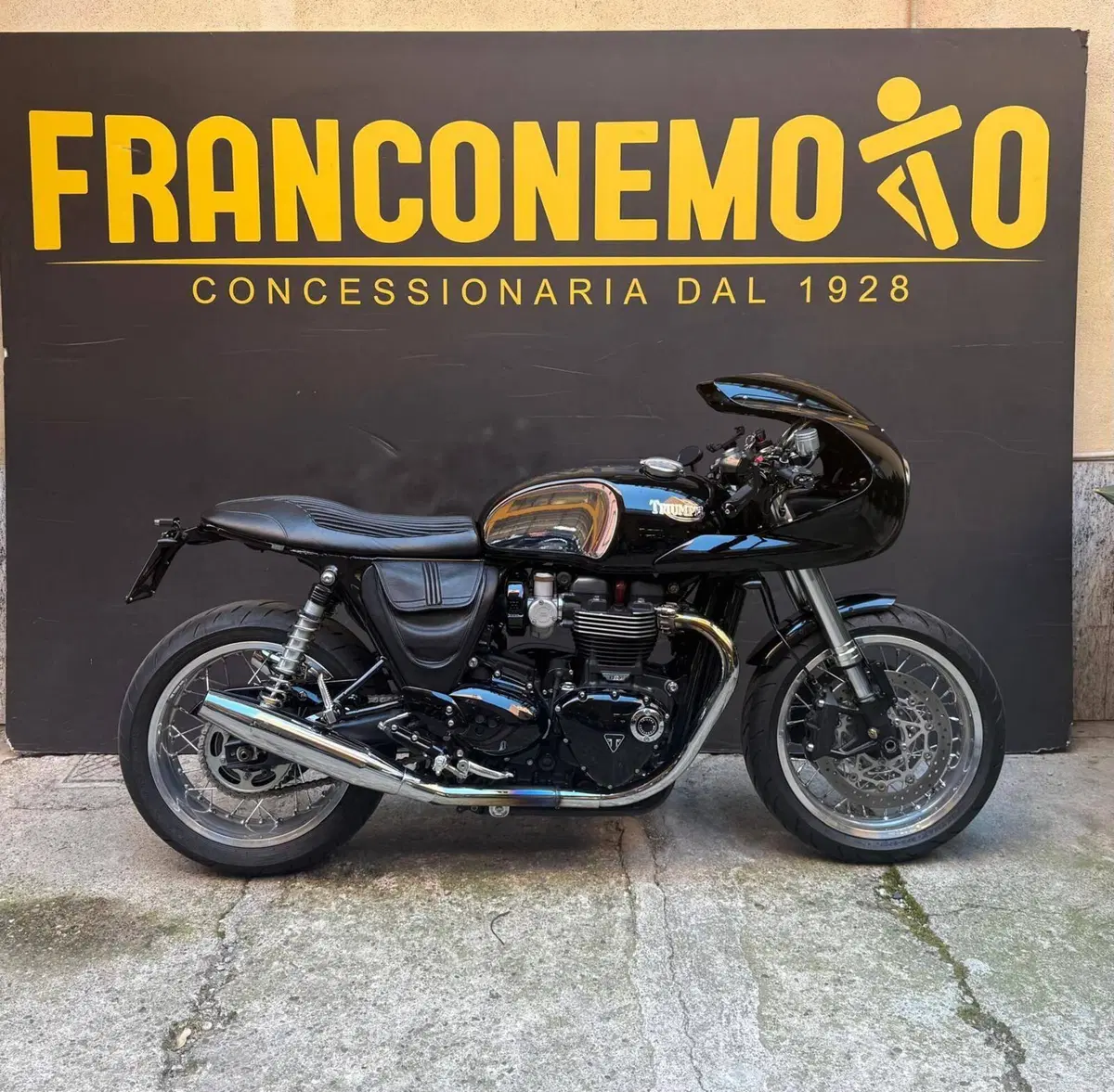 Triumph Thruxton 1200 R (2017 - 20) (2)