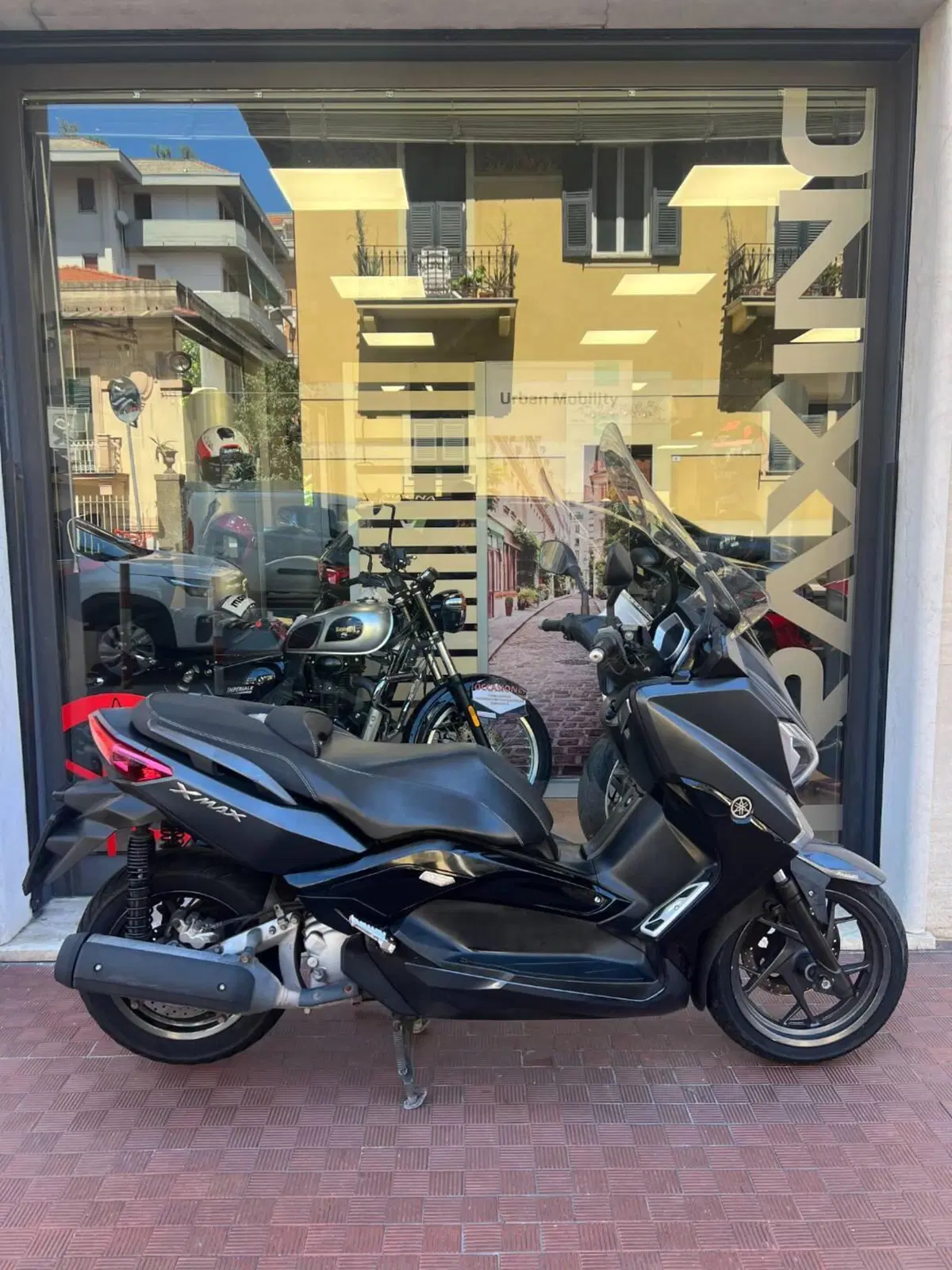 Yamaha X-Max 250 Iron Max ABS (2016)