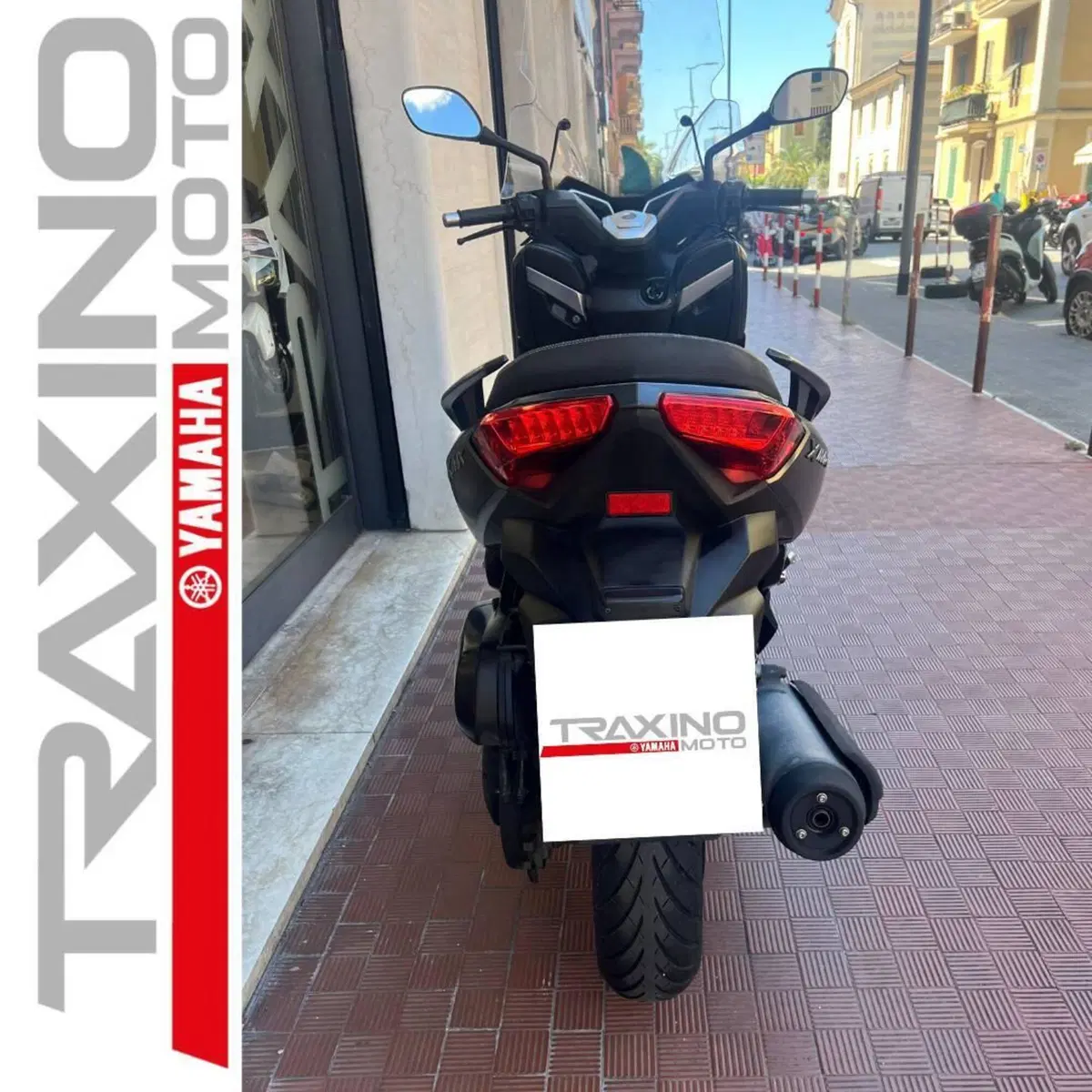 Yamaha X-Max 250 Iron Max ABS (2016) (2)