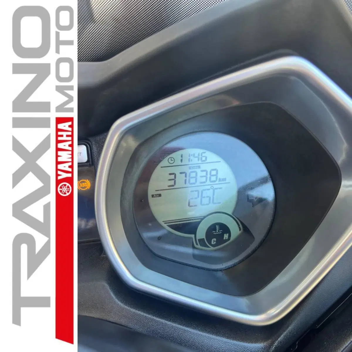 Yamaha X-Max 250 Iron Max ABS (2016) (4)