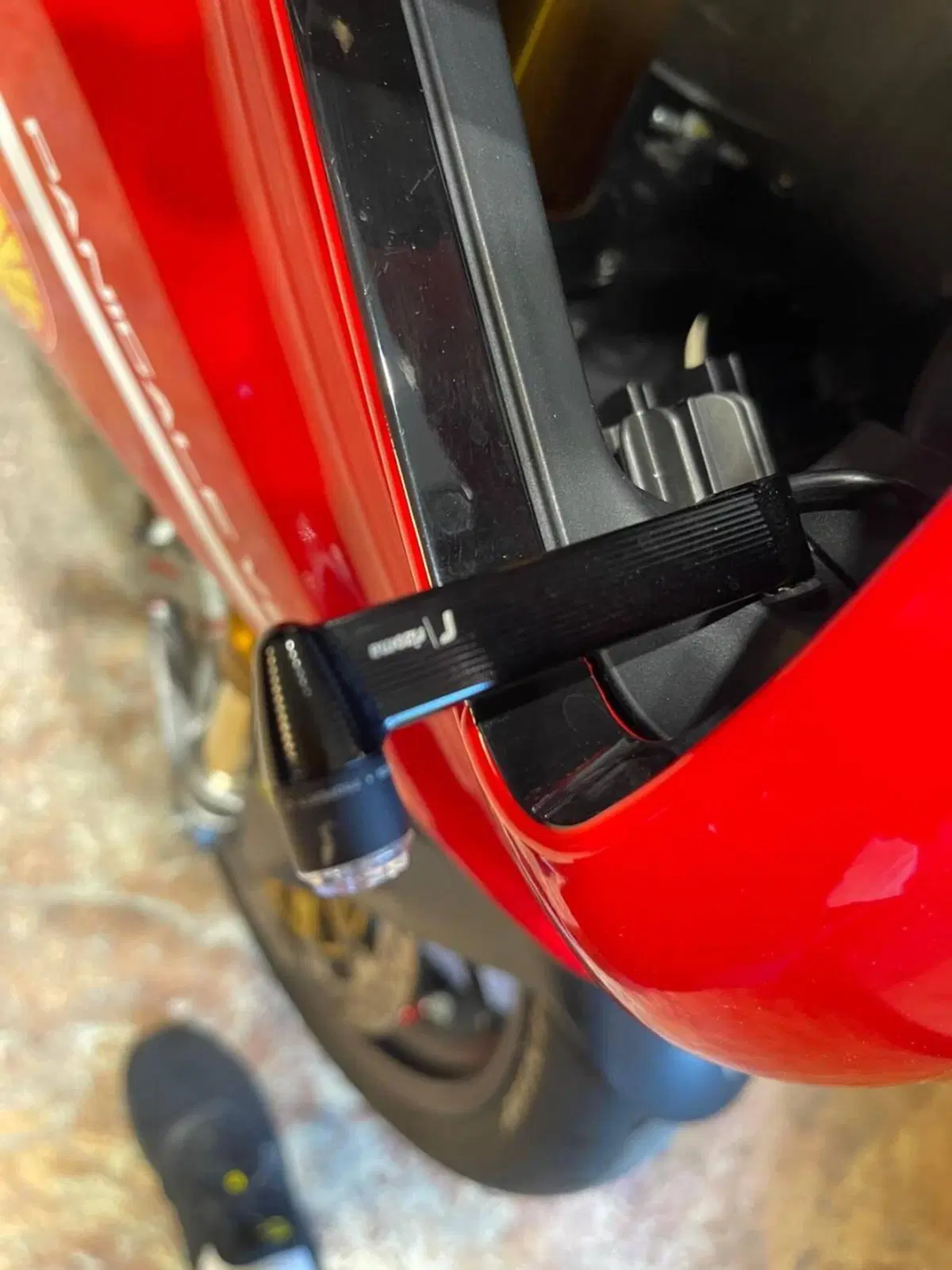 Ducati Panigale V2 Bayliss 1st Championship 20th Anniversary (2021 - 24) (10)
