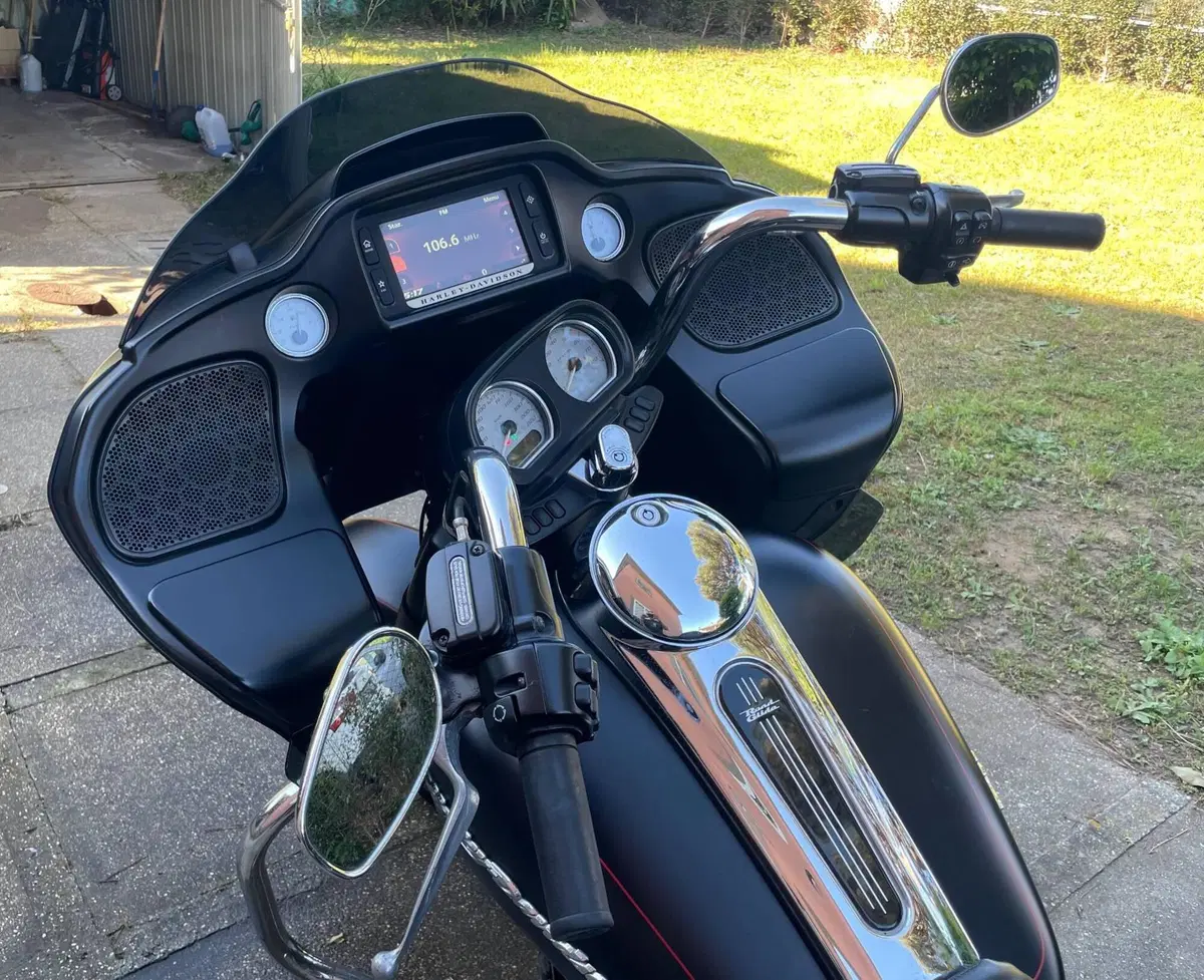 Harley-Davidson 107 Road Glide Special (2017 - 18) - FLTRXS (11)