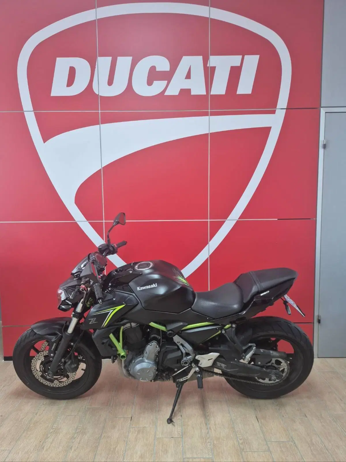 Kawasaki Z 650 (2017 - 19) (2)