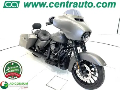 Harley-Davidson 114 Street Glide (2017) usata