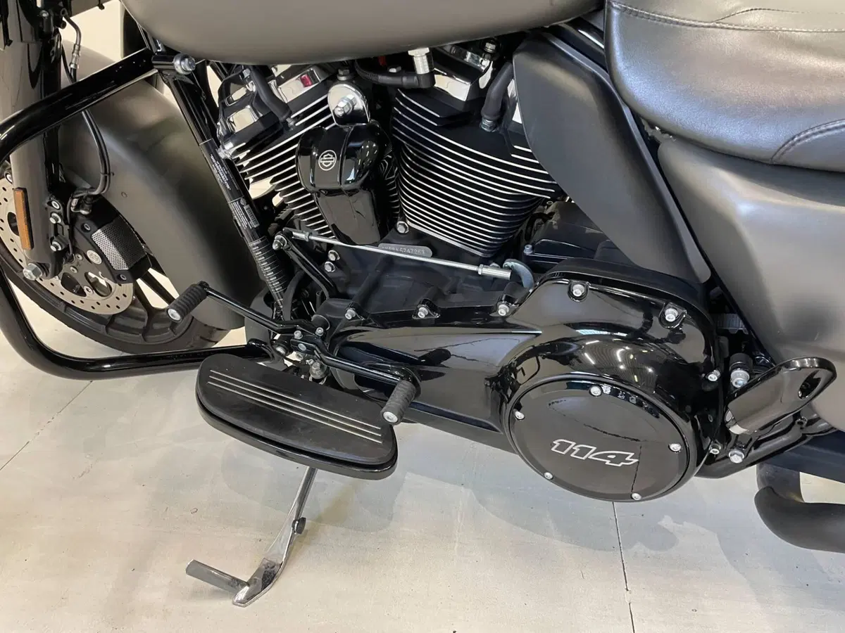 Harley-Davidson 114 Street Glide (2017) (9)