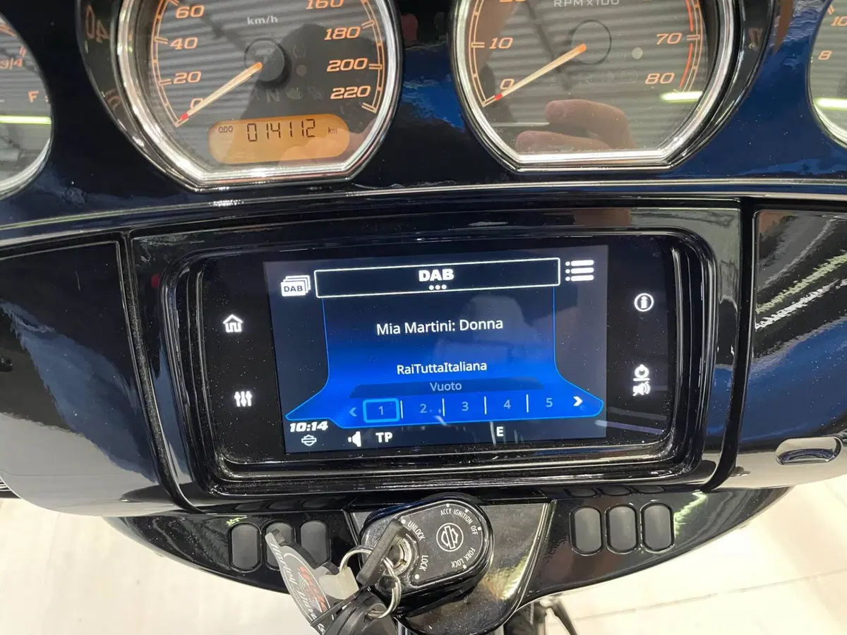 Harley-Davidson 114 Street Glide (2017) (11)