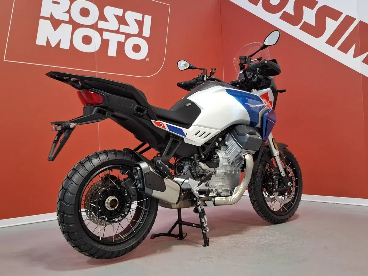 Moto Guzzi Stelvio Duecento Tributo (2025 - 26) (3)