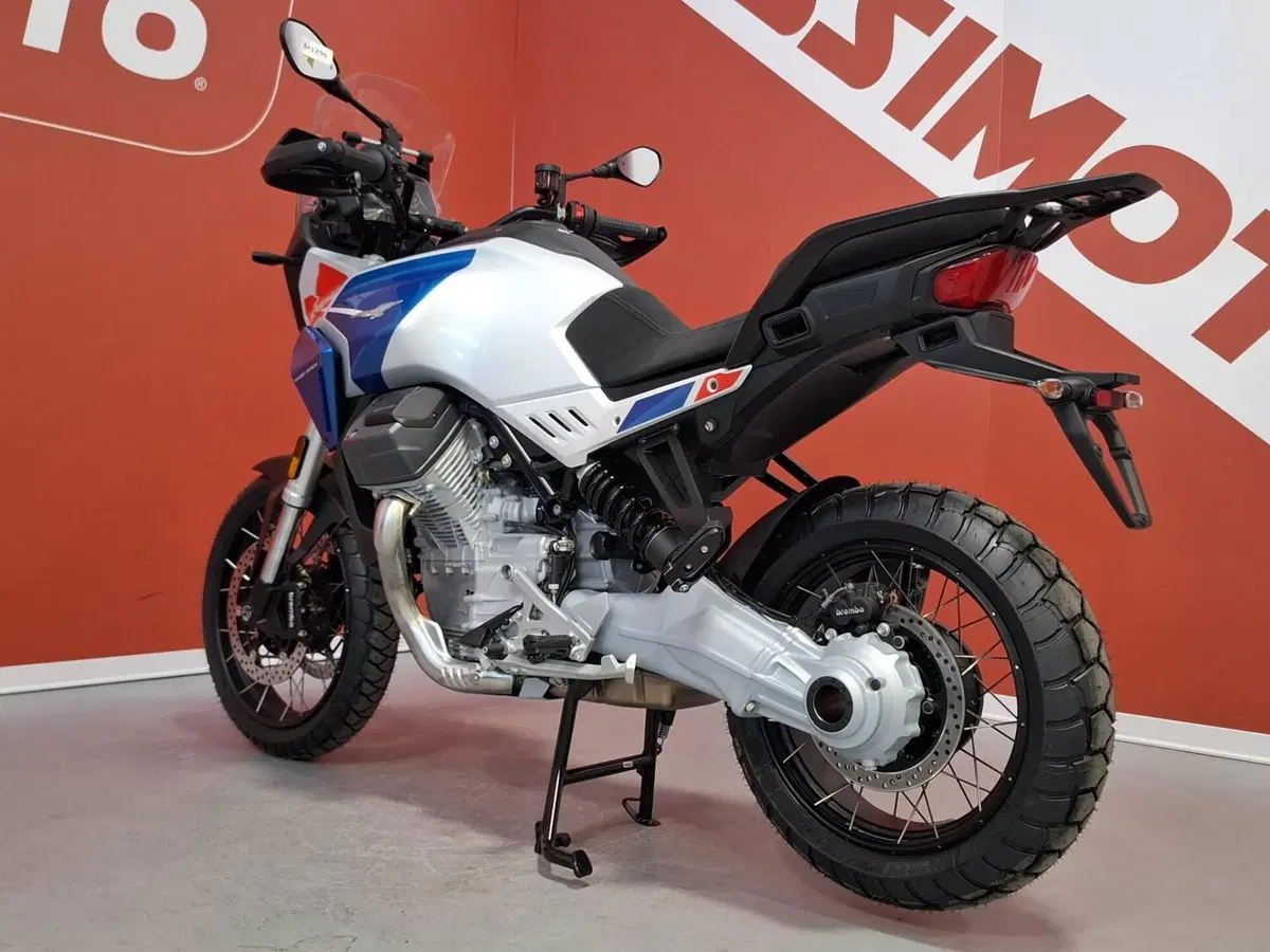 Moto Guzzi Stelvio Duecento Tributo (2025 - 26) (4)