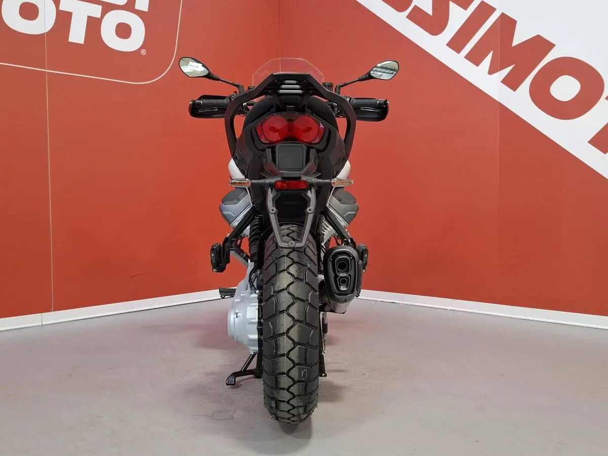 Moto Guzzi Stelvio Duecento Tributo (2025 - 26) (8)
