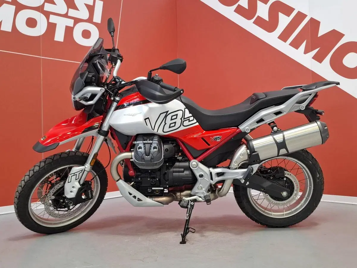 Moto Guzzi V85 TT (2024 - 26) (5)