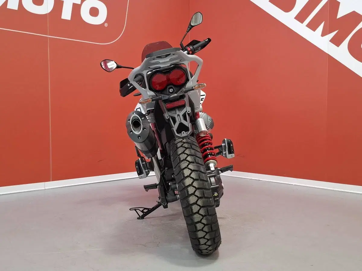 Moto Guzzi V85 TT (2024 - 26) (8)