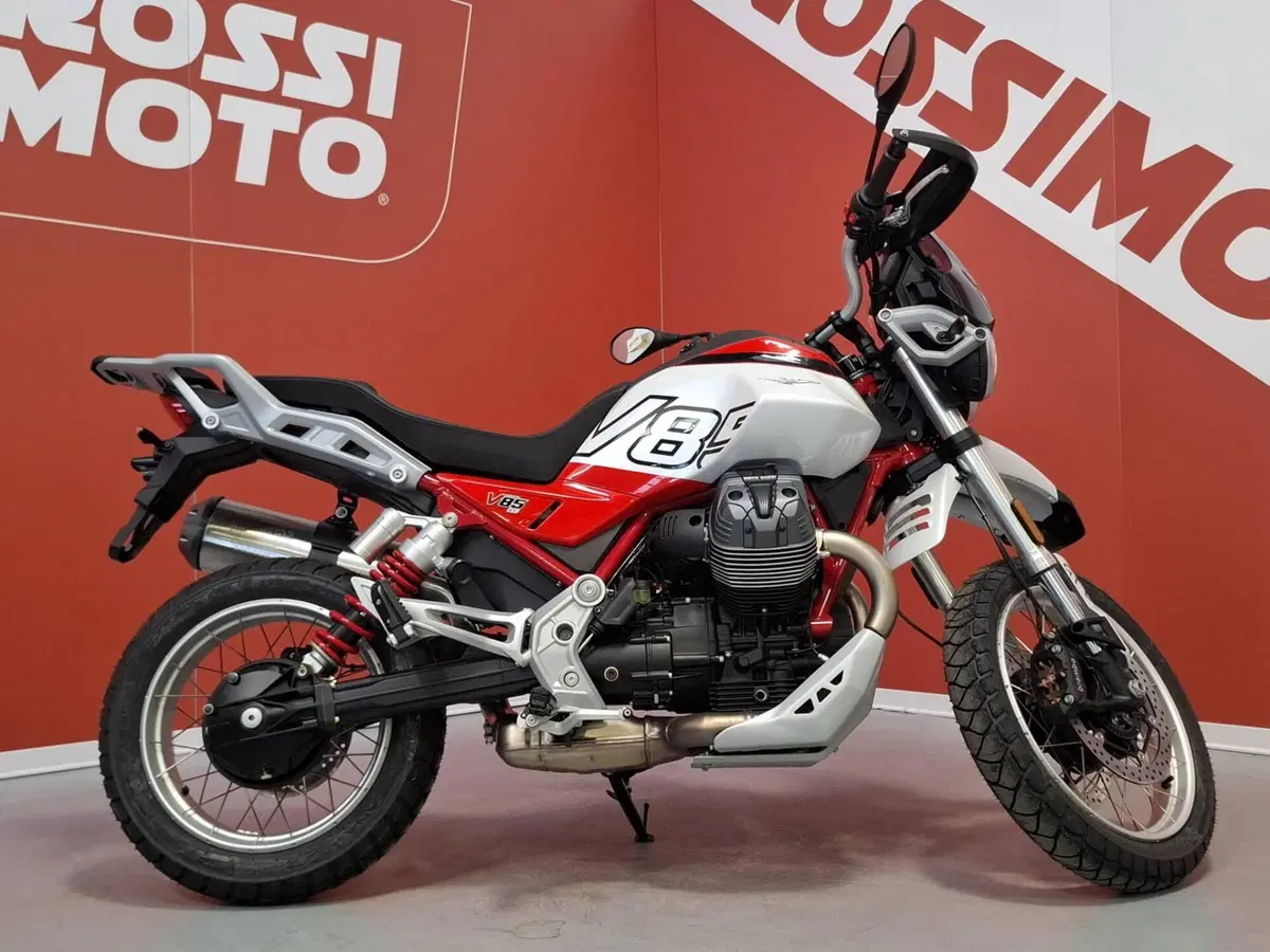 Moto Guzzi V85 TT (2024 - 26) (2)