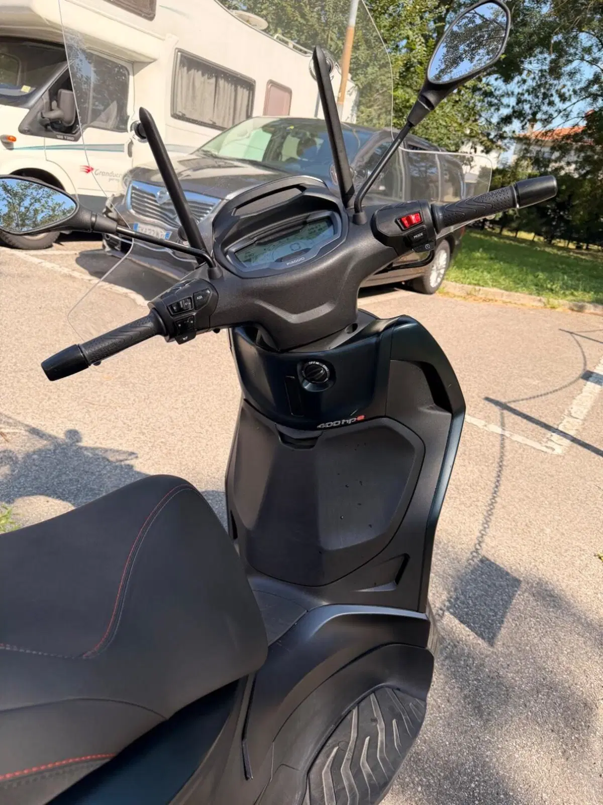 Piaggio Beverly 400 ABS-ASR (2021 - 24) (2)