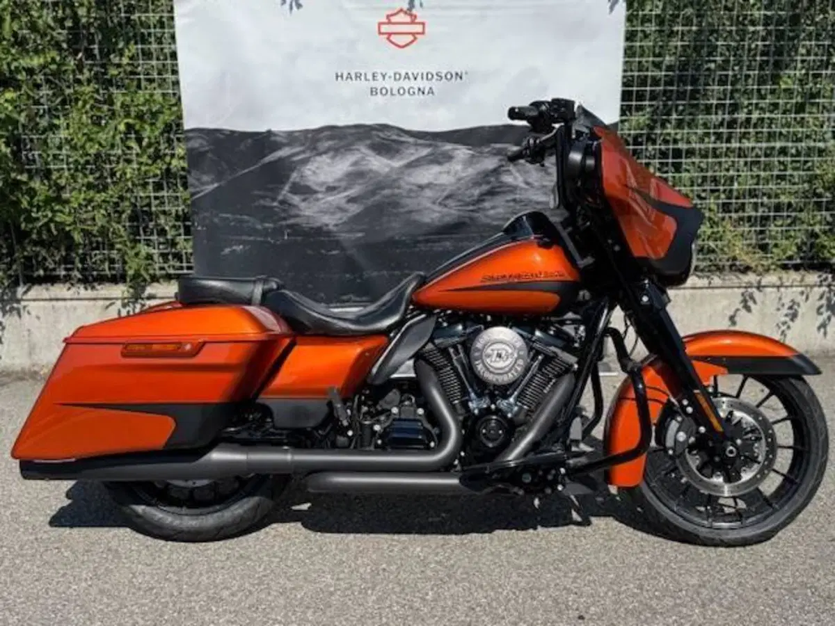 Harley-Davidson 114 Street Glide Special (2019 - 20) - FLHXS (2)