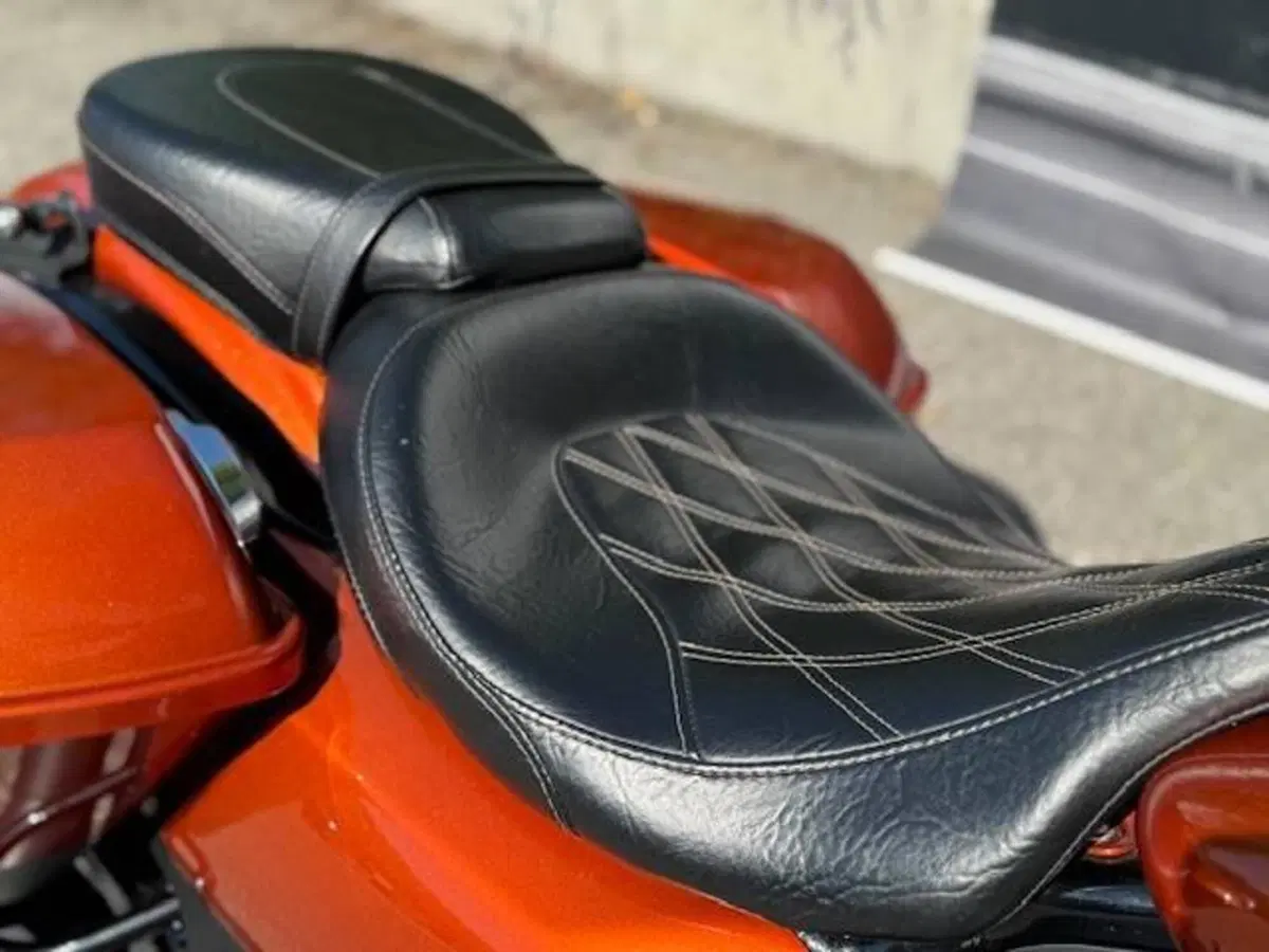 Harley-Davidson 114 Street Glide Special (2019 - 20) - FLHXS (6)
