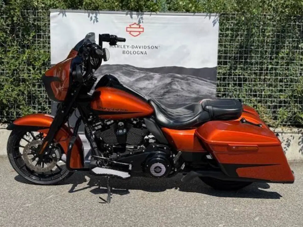 Harley-Davidson 114 Street Glide Special (2019 - 20) - FLHXS (11)
