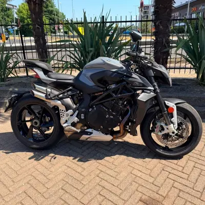 MV Agusta Brutale 1000 RS (2022 - 26) usata