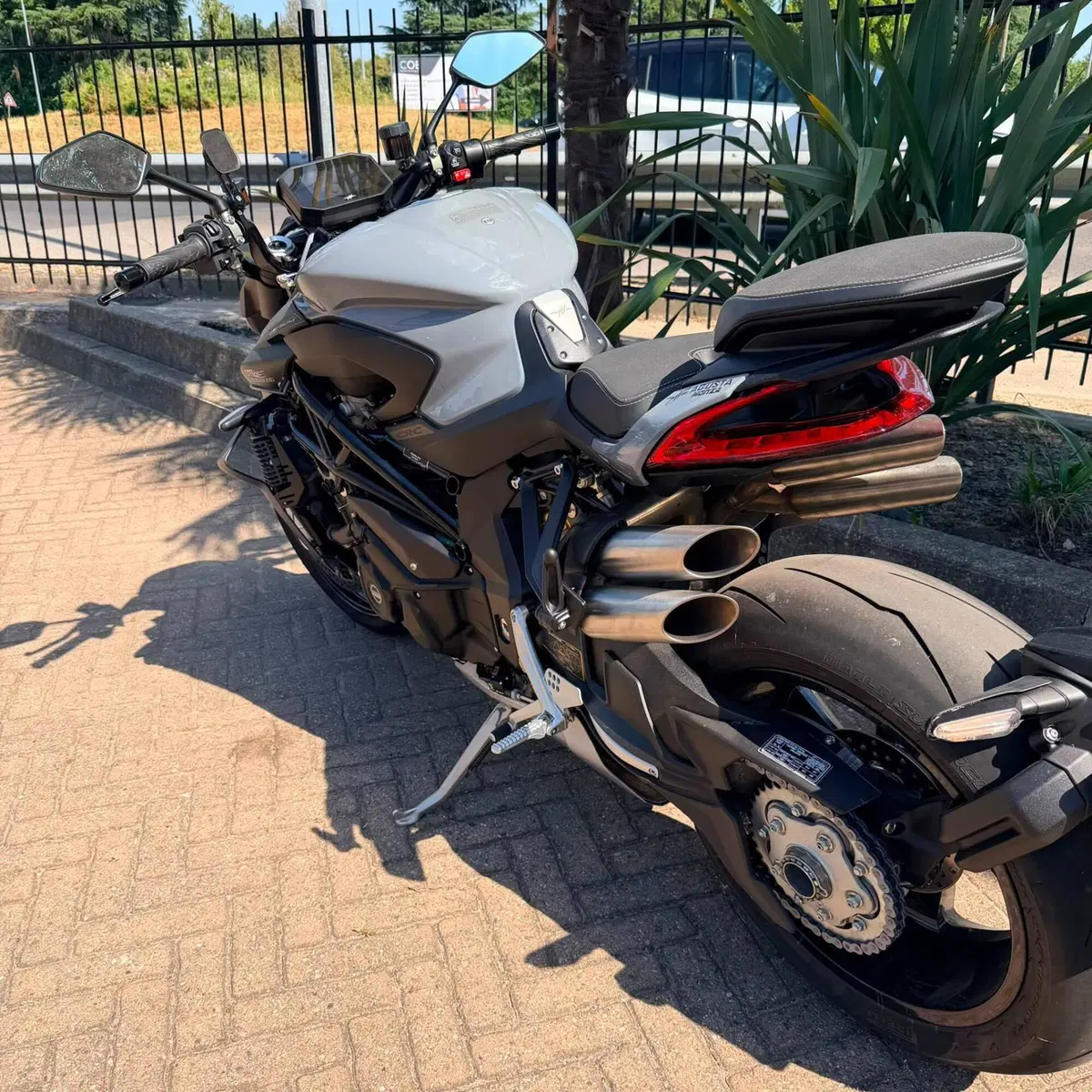 MV Agusta Brutale 1000 RS (2022 - 26) (4)