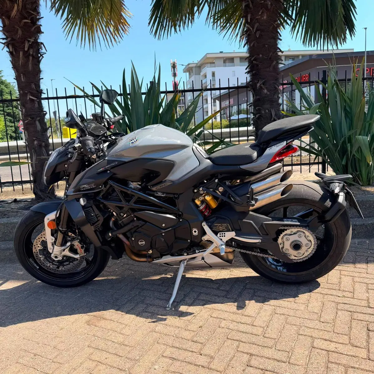 MV Agusta Brutale 1000 RS (2022 - 26) (3)