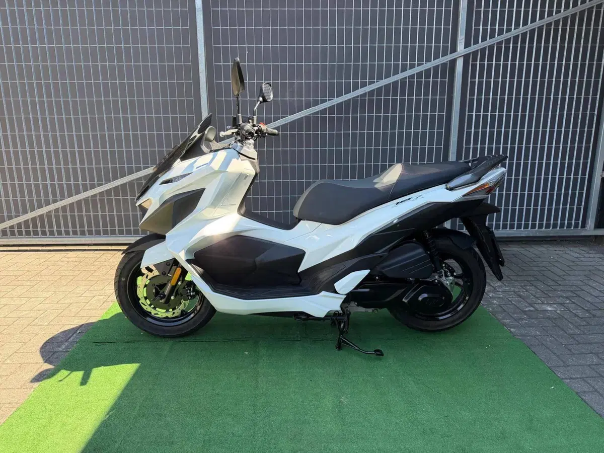 Sym Jet X 125 ABS + TCS (2026) (2)