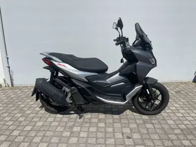 Aprilia SR GT 125 (2022 - 24) usata