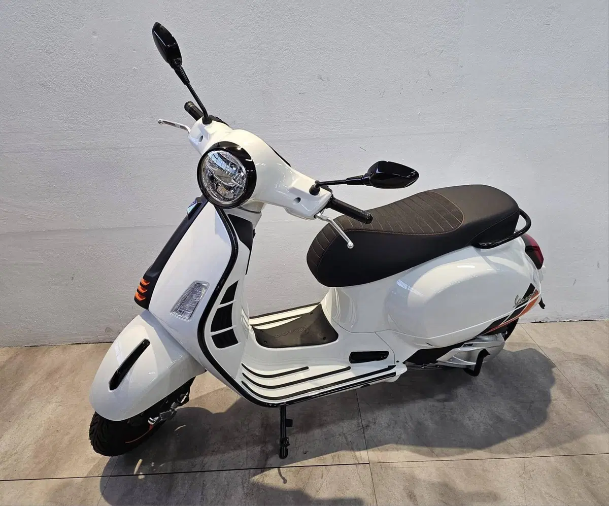 Vespa GTS 310 Supersport (2025 - 26) (2)