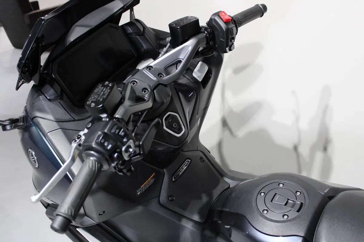 Yamaha T-Max 560 Tech Max (2022 - 24) (5)