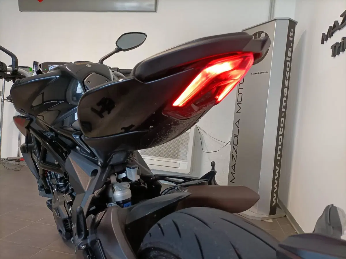 MV Agusta Brutale 800 R (2023 - 25) (7)