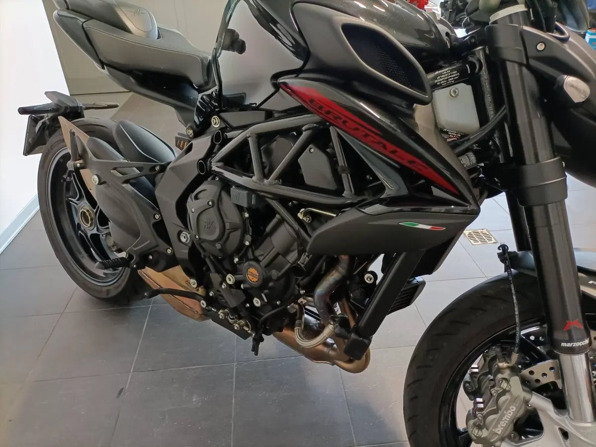 MV Agusta Brutale 800 R (2023 - 25) (11)