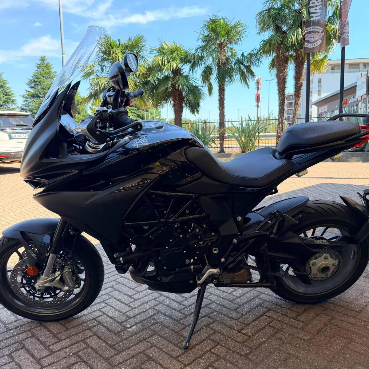 MV Agusta Turismo Veloce 800 Lusso SCS (2021 - 26) (3)