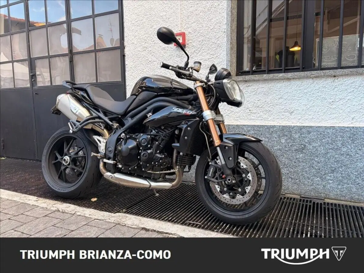 Triumph Speed Triple 1050 ABS (2011 - 15) (7)
