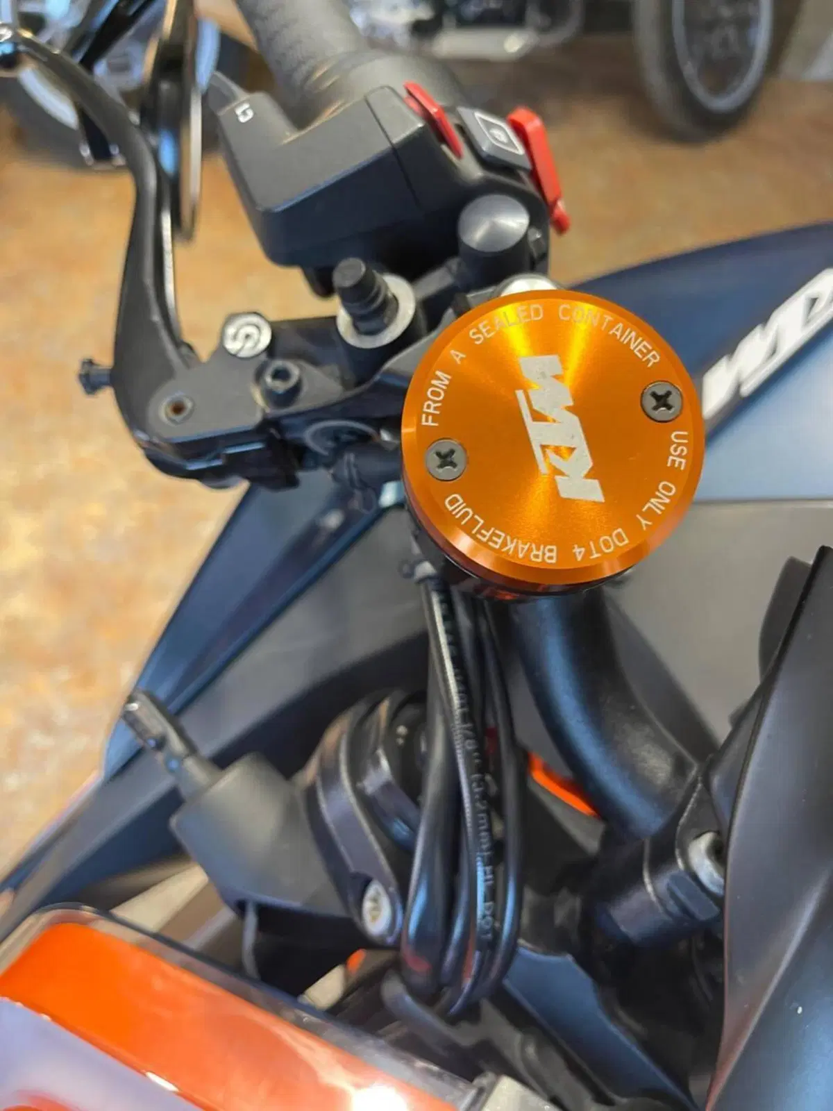KTM 1290 Super Duke R (2020) (14)