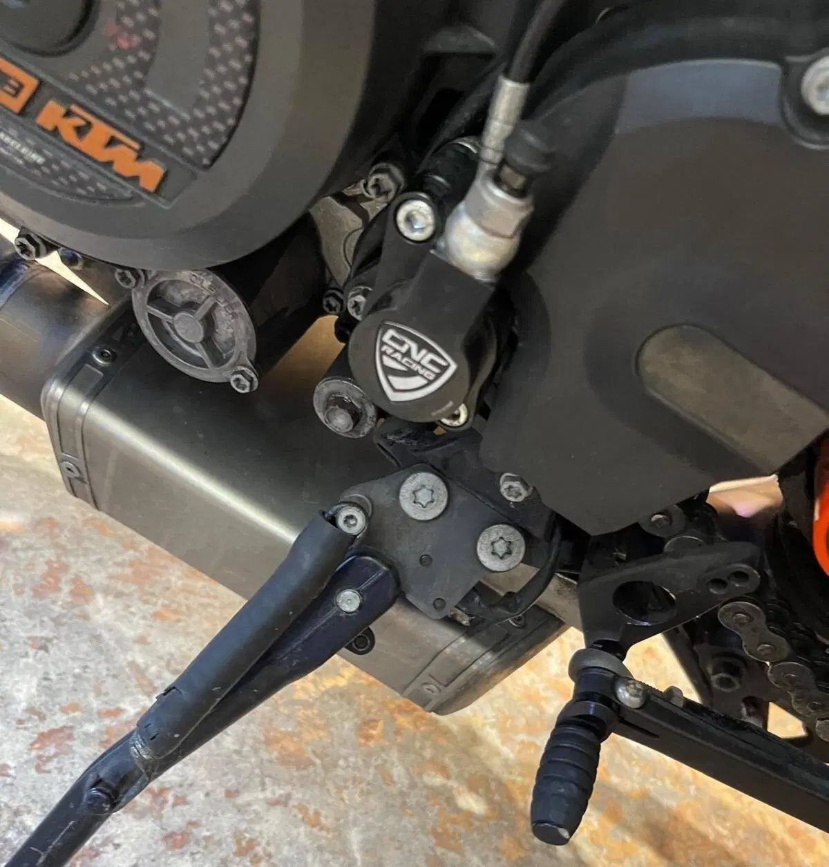 KTM 1290 Super Duke R (2020) (16)