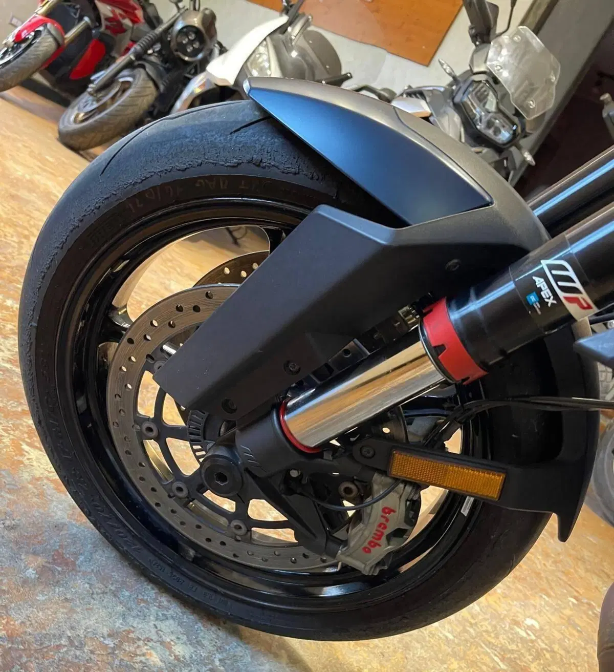 KTM 1290 Super Duke R (2020) (19)
