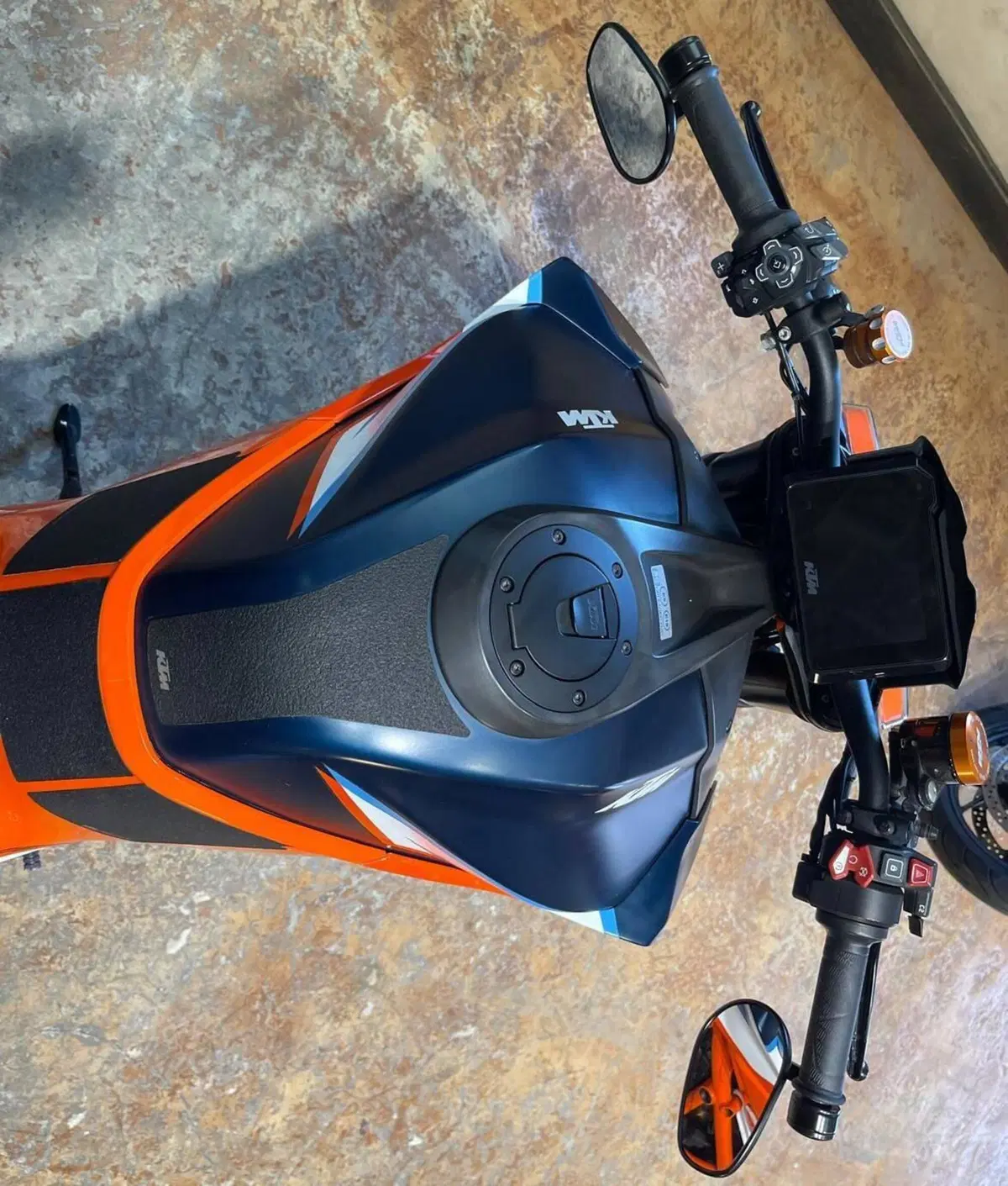 KTM 1290 Super Duke R (2020) (20)