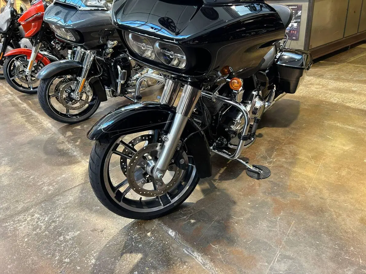 Harley-Davidson Road Glide (2024 - 26) (2)