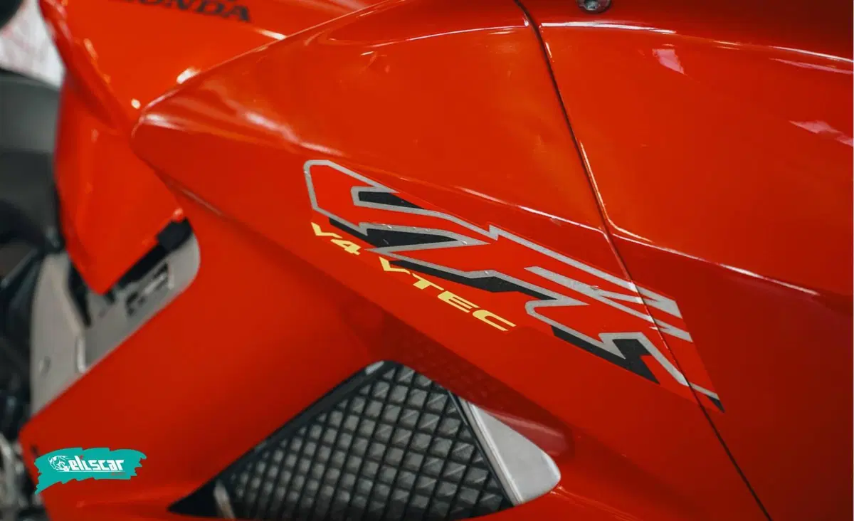 Honda VFR 800 (2002 - 05) (8)