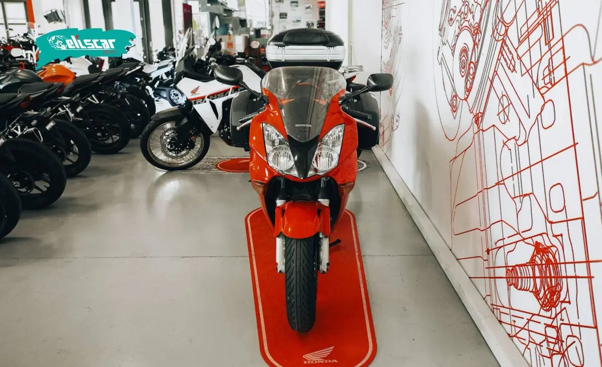 Honda VFR 800 (2002 - 05) (3)