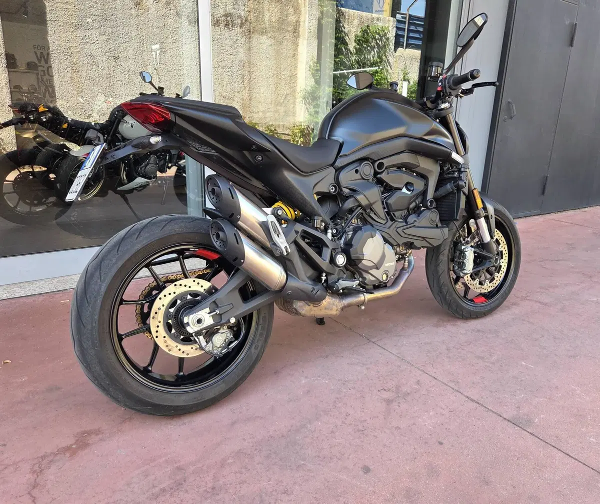 Ducati Monster 937 (2021 - 25) (4)