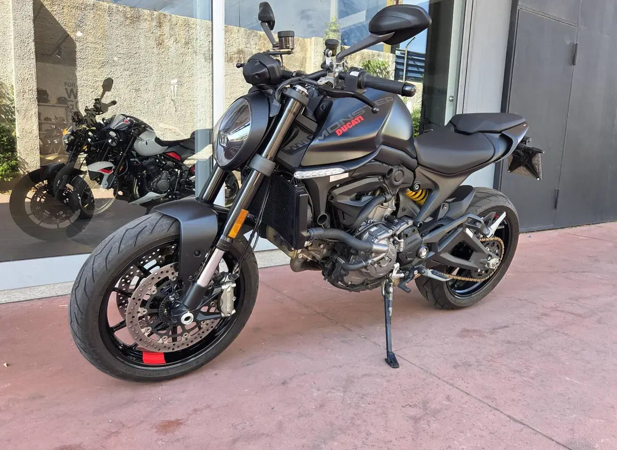 Ducati Monster 937 (2021 - 25) (8)