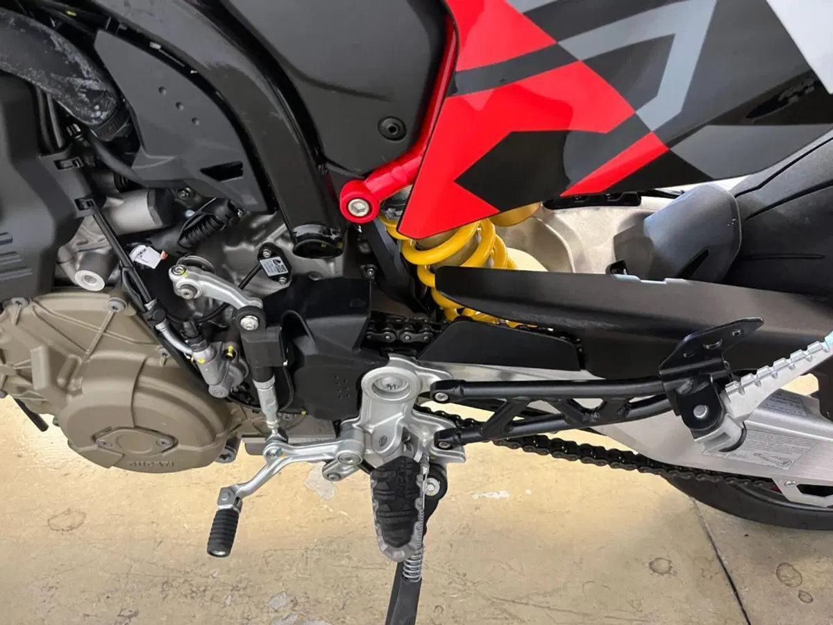 Ducati Hypermotard 698 Mono RVE (2024 - 26) (9)