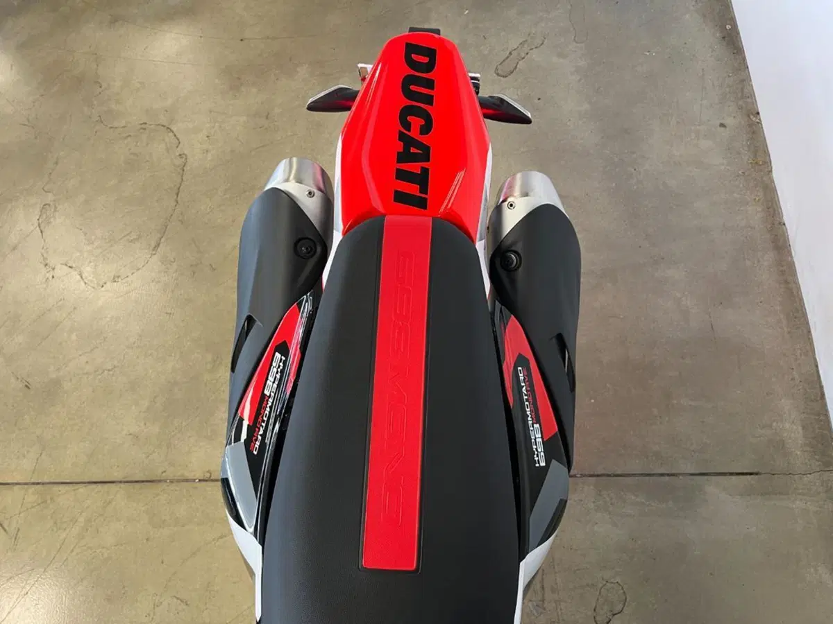 Ducati Hypermotard 698 Mono RVE (2024 - 26) (8)